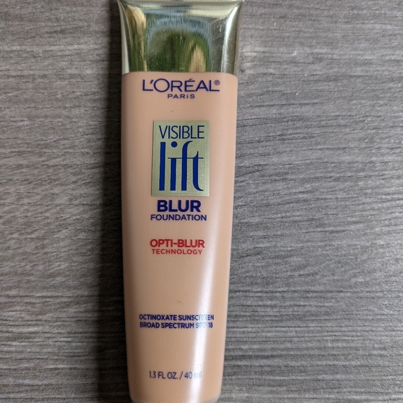 Brand name makeup - Picture 2 of 4